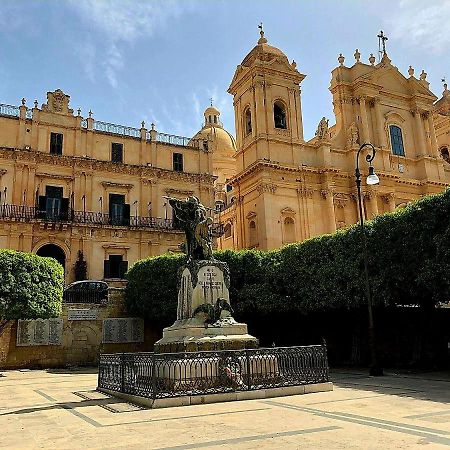 Casa Landolina Noto Apartamento Exterior foto